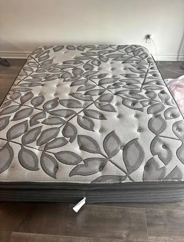 King Mattress : Twin Mattress | Full Mattress / Queen Mattress in Beds & Mattresses in Oshawa / Durham Region - Image 4