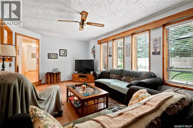 4 Pine STREET Katepwa Beach, Saskatchewan in Houses for Sale in Regina - Image 12