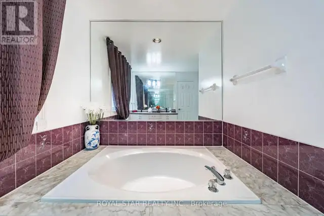 40 OAKDALE ROAD Vaughan (Maple), Ontario in Houses for Sale in Markham / York Region - Image 37