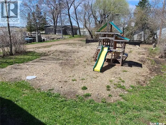 46 Newcombe STREET Manor, Saskatchewan in Houses for Sale in Regina - Image 6