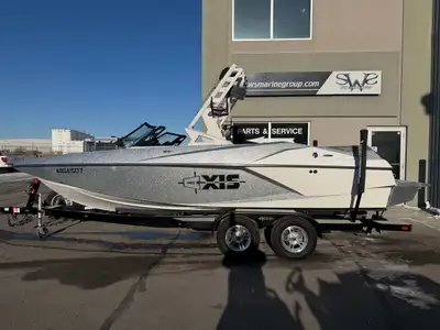2017 Axis A22. Monsoon 410 6.0L with 251 Hours. Tandem Axle Malibu Boats LLC Trailer. Key Features a...