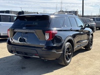 AMVIC Licensed Dealer * Twin Panel Moonroof * 360 Degree Camera * Steel Skid Plates * Activex Seatin... (image 8)