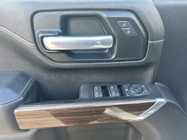 2020 Chevrolet SILVERADO 2500HD LT 4WD Crew Cab Cap Ladder Racks in Cars & Trucks in Oakville / Halton Region - Image 12