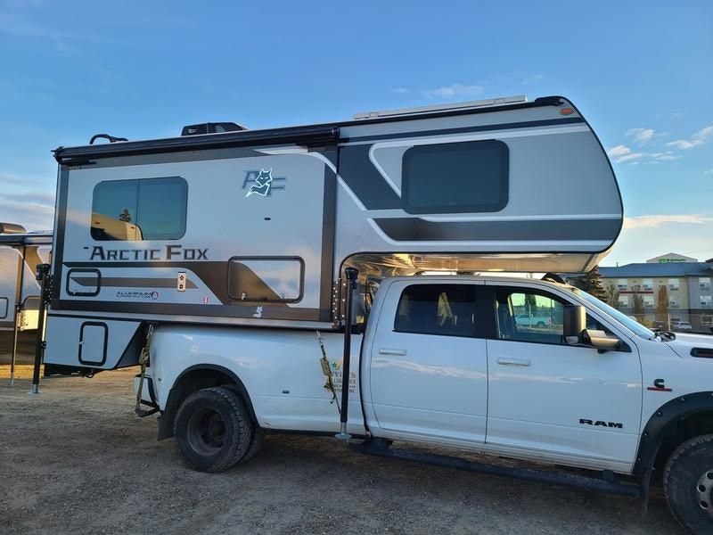 2026 NORTHWOOD Arctic Fox 1140 Dry Bath | Travel Trailers & Campers ...