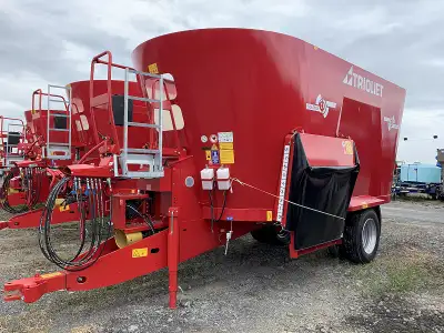 2024 TRIOLIET SOLOMIX 2 2600 ZK TMR FEED MIXER STOCK # A102432 TWIN AUGER 930 CUBIC FEET CAPACITY SI...