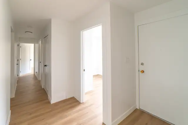 Recently renovated townhomes in NW Edmonton | Enjoy the playgrou in Long Term Rentals in Edmonton - Image 17