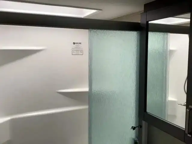 2021 GRAND DESIGN REFLECTION 367BHS (FINANCING AVAILABLE) in Travel Trailers & Campers in Cambridge - Image 8