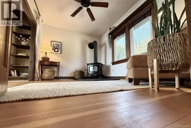 5696 Island Hwy S Union Bay, British Columbia in Houses for Sale in Comox / Courtenay / Cumberland - Image 20