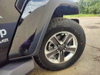 Only 37,242 Kilometers! This Jeep Wrangler Unlimited Sahara 4x4 delivers a Regular Unleaded V-6 3.6... (image 5)