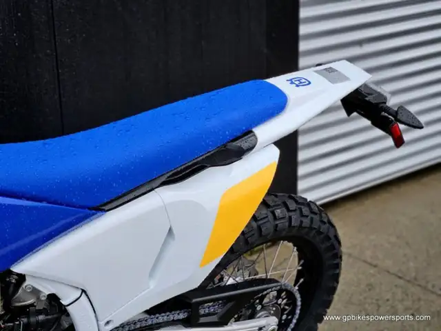 2025 Husqvarna FE 350S Heritage in Dirt Bikes & Motocross in Oshawa / Durham Region - Image 12