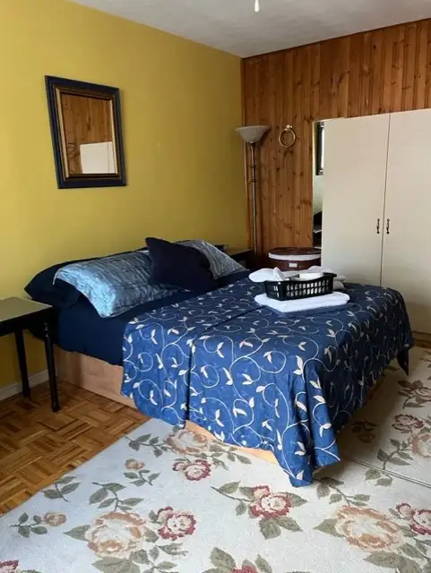 GREEN LINE Near Downtown MONTREAL Private Room T/i ++++62863796987138123