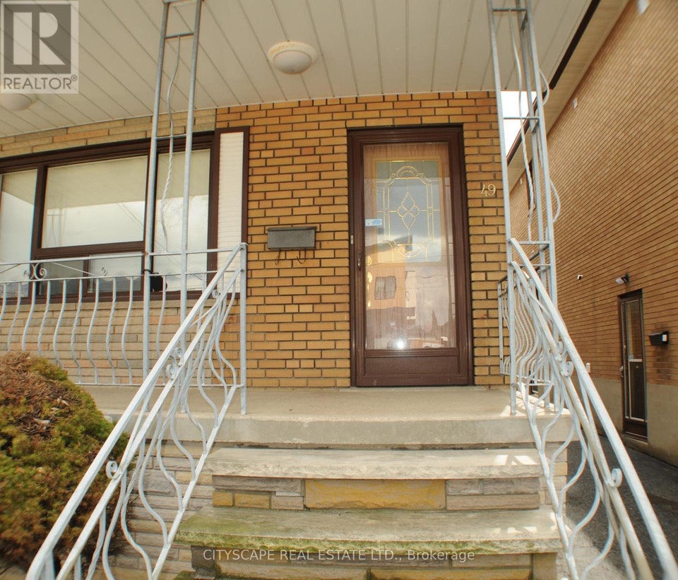 UPPER FLOOR - 49 ALGOMA STREET Toronto (Mimico), Ontario 4