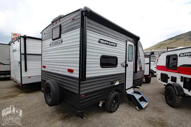 2025 ,Sun Lite,Sunset Park RV 13BH in Travel Trailers & Campers in Kamloops - Image 4