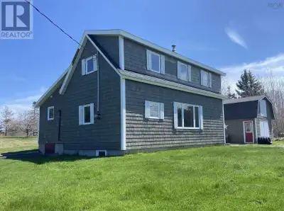 Step into this warm and cozy 1135 square foot single family home nestled at 997 Argyle Sound Road. O...