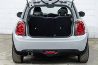 *English below* *Français:* Cette charmante MINI COOPER 3 Door se présente dans une élégante livrée... (image 6)