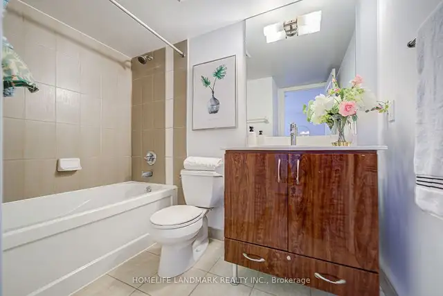 Fantastic layout! in Condos for Sale in City of Toronto - Image 4