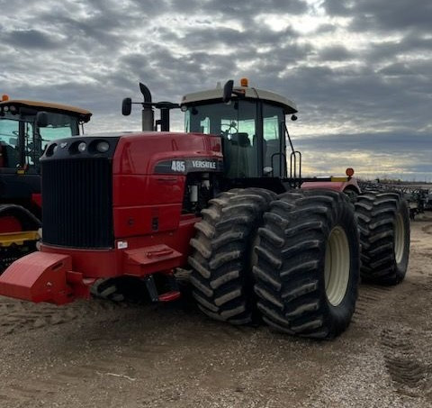 2011 Versatile 485 4WD Tractor in Farming Equipment in Swift Current