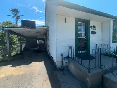 Barrie, amazing 3 bedroom, detached and cozy home