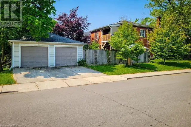131 ERINDALE Avenue Hamilton, Ontario63005671752449122