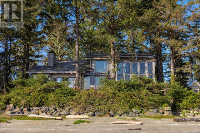 1349 Chesterman Beach Rd Tofino, British Columbia in Houses for Sale in Port Alberni - Image 2