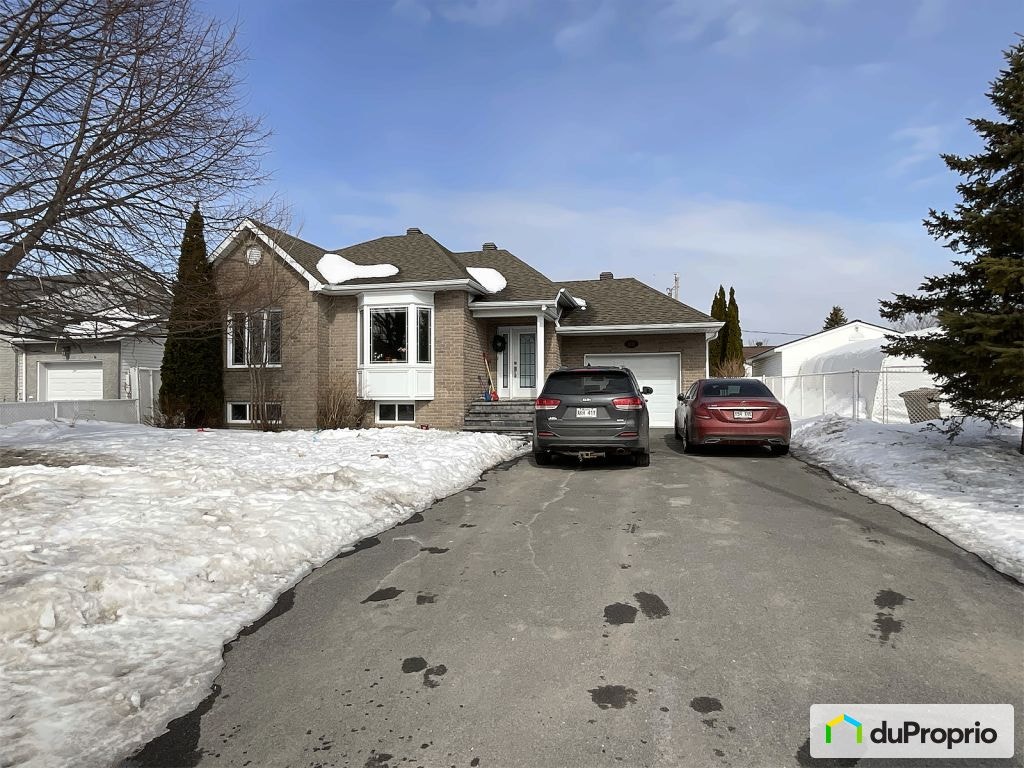 $725,000 - Bungalow for sale in St-Constant — photo 1