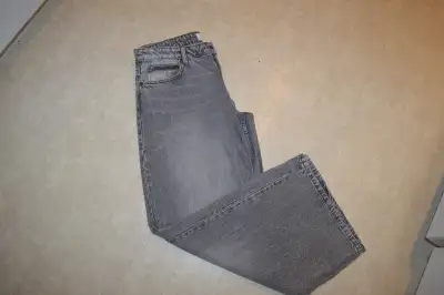 Jeans, jambes TRÈS larges, grandeur 11 ans (femme), View more