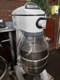 HUSSCO USED 30Qt Doyon Dough Mixer Restaurant Kitchen  Equipment