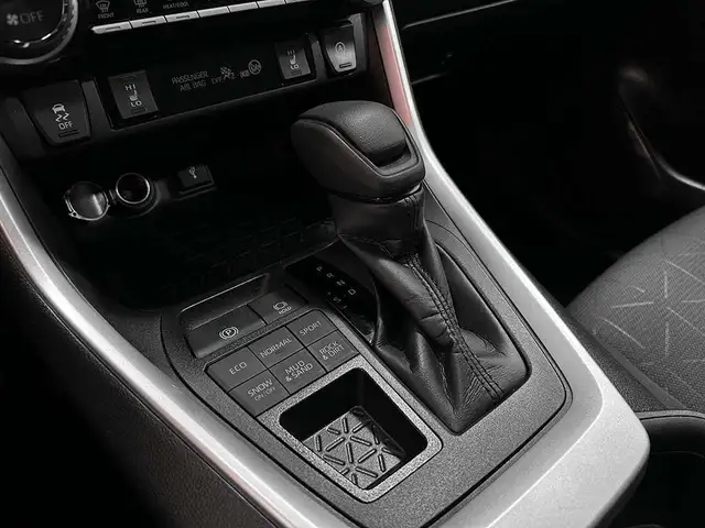 2022 Toyota RAV4 XLE AWD - TOIT OUVRANT - VOLANT CHAUFFANT - MAG in Cars & Trucks in Québec City - Image 20