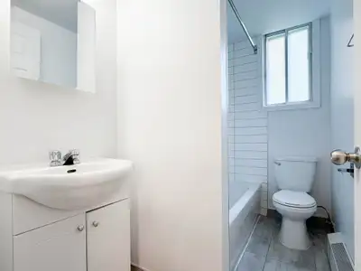 Saint Laurent 3 Bedroom Apartment for Rent - 1650 - 1670 Rue Deg, View more