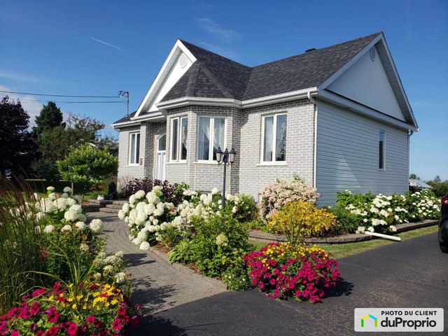 412 000$ - Bungalow à vendre à Paspebiac dans Maisons à vendre  à Gaspésie - Image 2