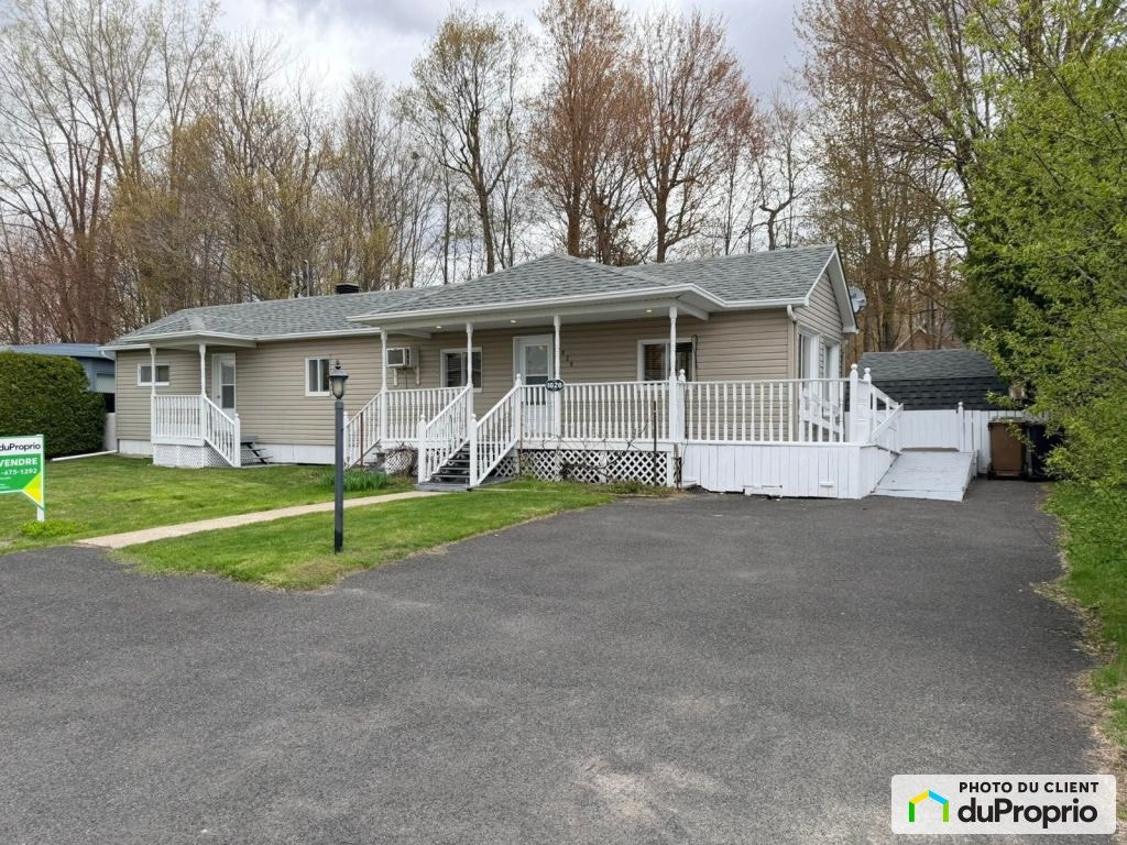 $314,000 - Mobile home for sale in Ste-Marie-Madeleine — photo 1
