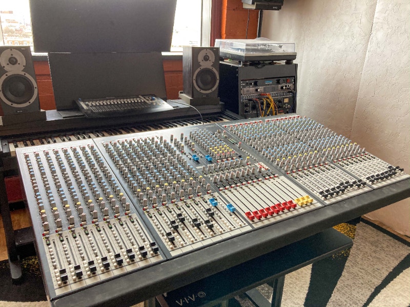 Allen & Heath GL2800 32 channels mixer Équipement pour DJ et