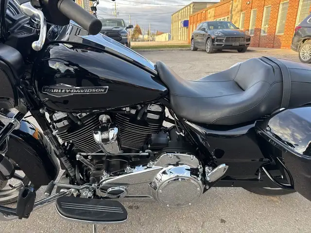 2022 Harley-Davidson Road Glide ~ ROAD GLIDE ~ 107CI ~ 2 INTO 1  in Sport Touring in City of Toronto - Image 18