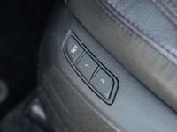 10 Speakers, 4-Wheel Disc Brakes, Alloy wheels, AppLink/Apple CarPlay and Android Auto, Auto High-be... (image 7)