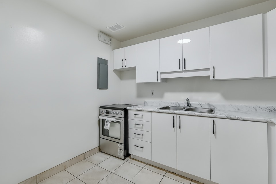 2 bed 1 bath unit for rent - First month rent free 2