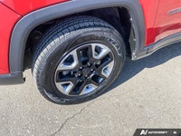 KBB.com 10 Most Awarded Brands. This Jeep Compass delivers a Regular Unleaded I-4 2.4 L/144 engine p... (image 9)