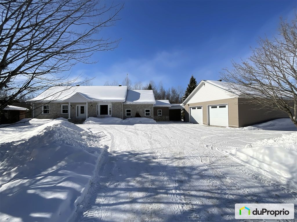 $609,000 - Bungalow for sale in Ste-Christine — photo 1