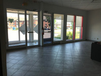 Contactez François au 581-333-7009 pour réserver votre espace commercial dès maintenant. Caractérist... (image 5)