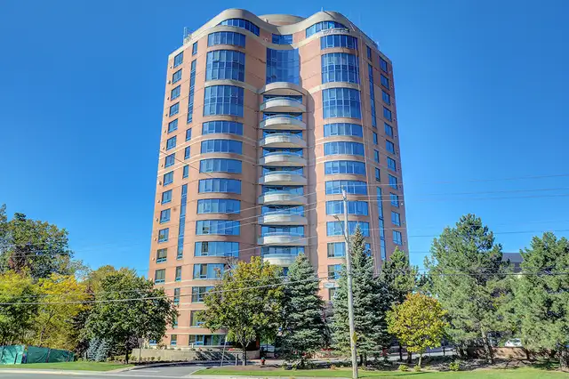 841 sq ft 1-bed, 2-bath with Balcony Locker and Parking Included