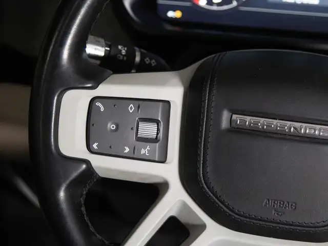 2020 Land Rover Defender P400 | HSE | 110 | MERIDIAN | 20\" WHEE in Cars & Trucks in Mississauga / Peel Region - Image 20