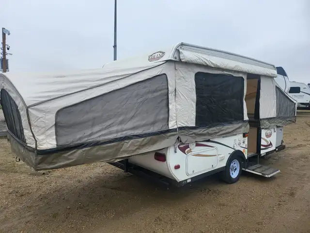 2013 Forest River VIKING 2485 SST in Travel Trailers & Campers in St. Albert - Image 4