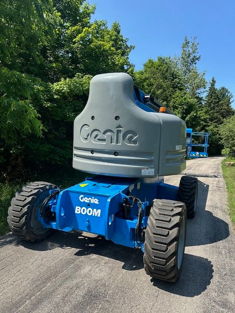 2014 Genie Z60 Diesel Articulating Boom Fully Serviced in Heavy Equipment in Hamilton - Image 10