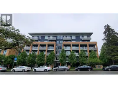 Cambie Corridor between Cambie Park and Langara Golf Course. Bright and spacious top-floor 2-bedroom...