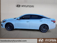 Command the road in the 2024 Nissan Altima Platinum – the perfect fusion of sophisticated design, ad... (image 4)