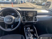 This Kia Sorento delivers a Regular Unleaded I-4 2.5 L/152 engine powering this Automatic transmissi... (image 9)