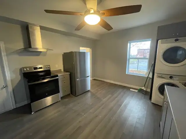 38 Octavia Street - 3 Bedroom Unit for Rent in Long Term Rentals in Belleville - Image 4