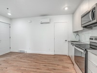 Condo rental-Apartment for rent-logement appartement locatif-Studio 2.5 2 1/2-Quartier des spectacle... (image 8)