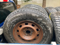 4x pneus hiver 265 70 17 nokian a clous monté sur roue 5x139 ram
