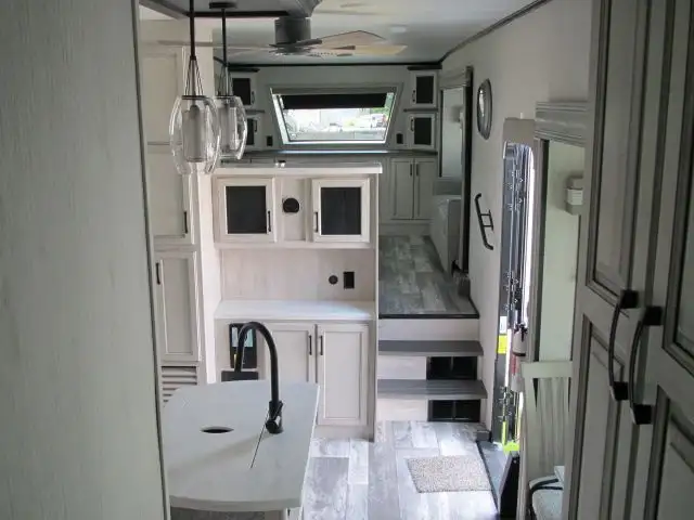 2023 SIERRA 391 FLRB-NEW LOADED FRONT LIVING-ON SALE $99,999!  in Travel Trailers & Campers in Ottawa - Image 38