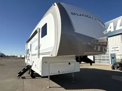 2026 Heartland Sundance XLT 24ML Lightweight Luxury Fifth Wheel with Dual Slide-Outs & Rear Kitchen!...